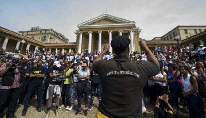 Gaan universiteitsgelde vir 2024 akademiese jaar styg?