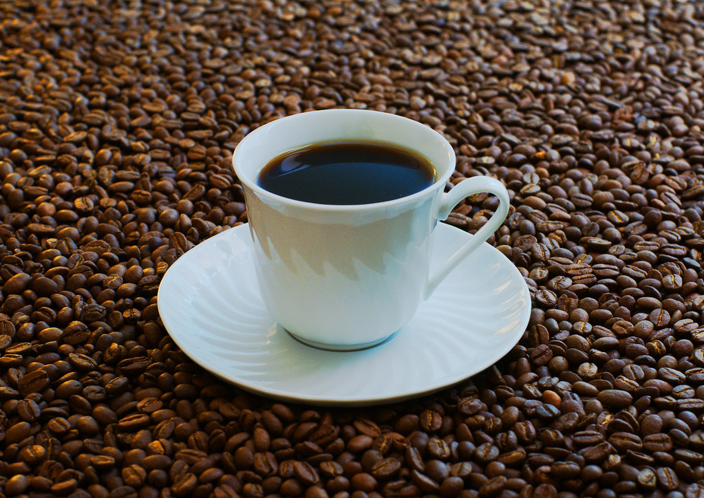 Kry jou kafeïenoplossing: Hoe KOFFIEpryse in Suid-Afrika vergelyk
