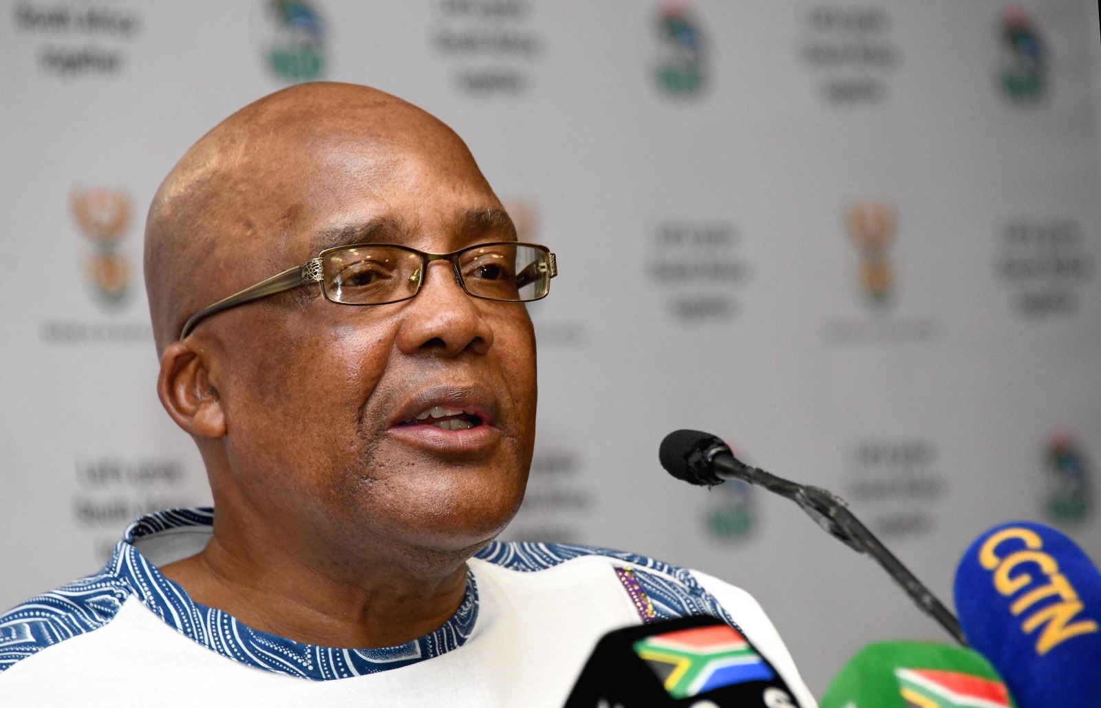Minister Aaron Motsoaledi Immigrasiewette in SA: Verstaan die 'ongewenste' term